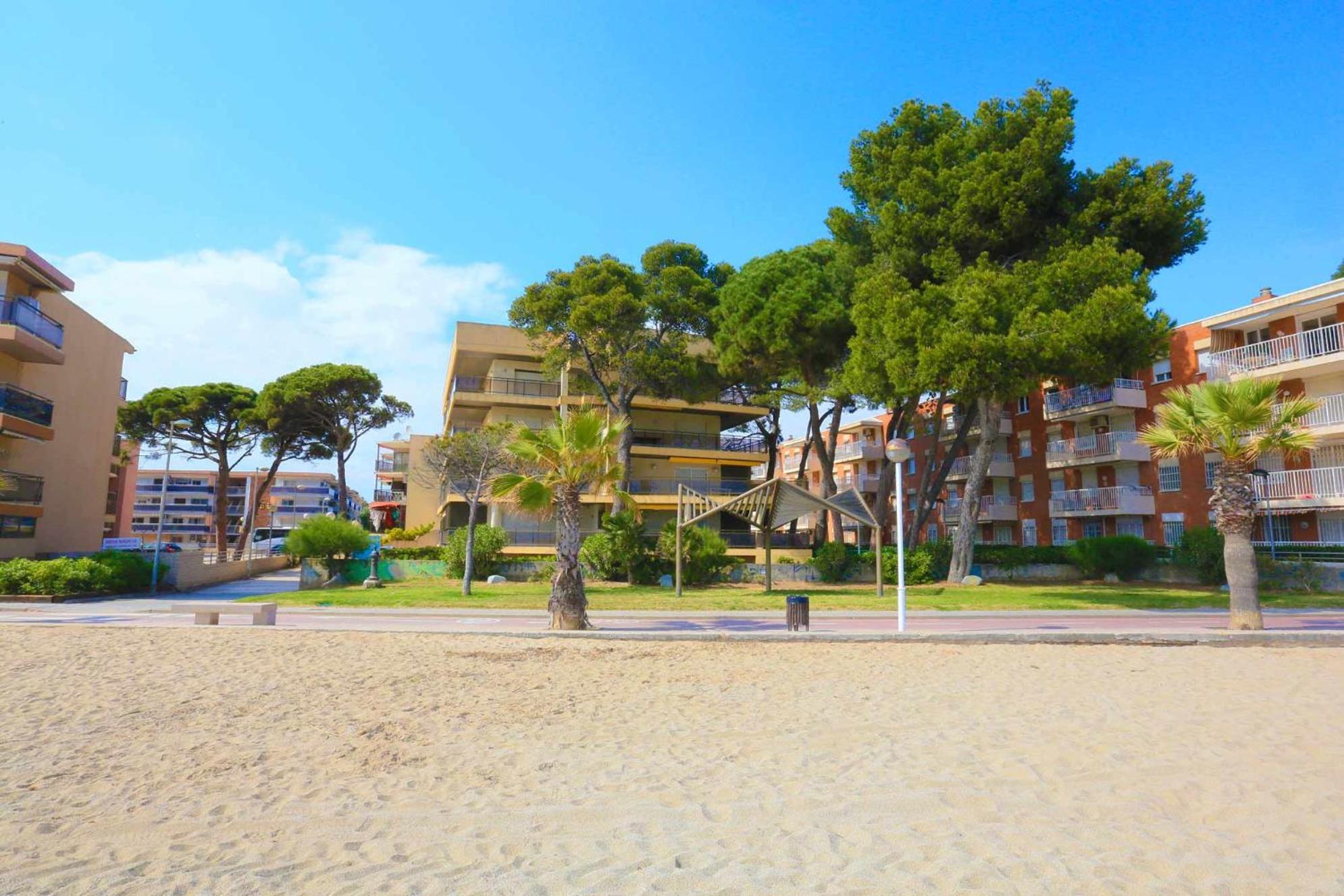 Txingudi - Only Families Apartment Cambrils Exterior photo